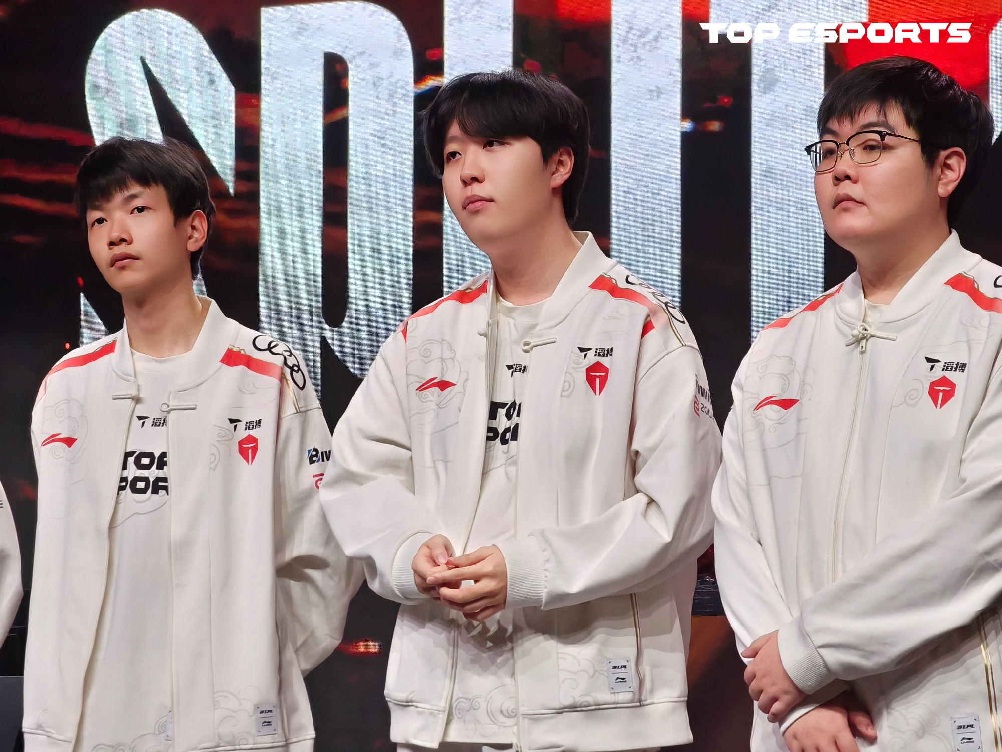 TES碾压EDG,Scout线上压制力十足强强对话小组赛,锁定晋级资格 TES碾压EDG,Scout线上压制力十足强强对话小组赛,锁定晋级资格